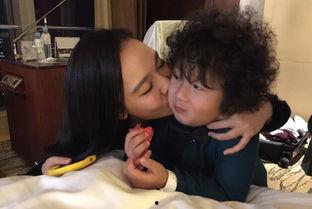 娱乐吃瓜美女主持,美女主持的瓜田传奇